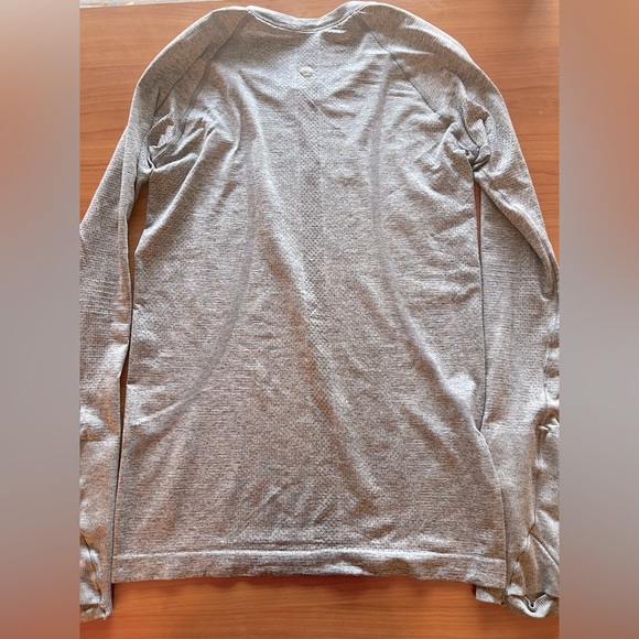 Lululemon Gray Swiftly Tech 2.0 Size 6 - Picture 2 of 3